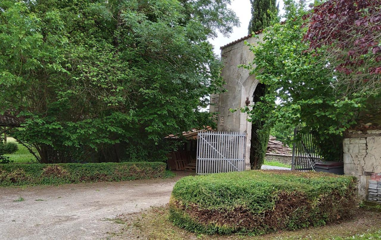Bed and Breakfast Domaine De Pladuc Lachaise Экстерьер фото