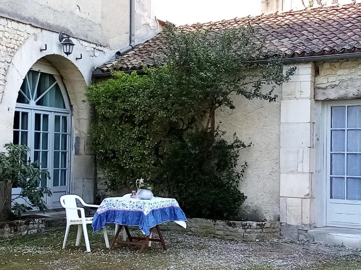 Bed and Breakfast Domaine De Pladuc Lachaise Экстерьер фото