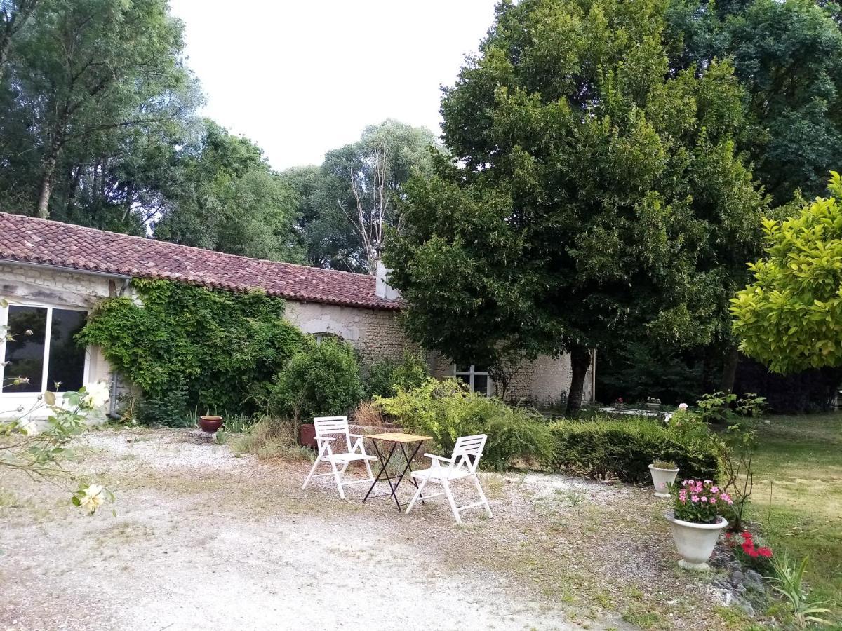Bed and Breakfast Domaine De Pladuc Lachaise Экстерьер фото