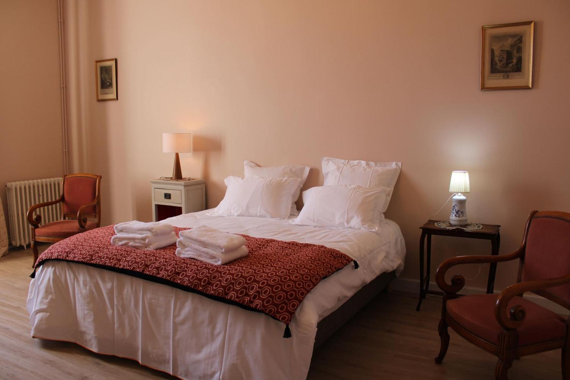Bed and Breakfast Domaine De Pladuc Lachaise Экстерьер фото