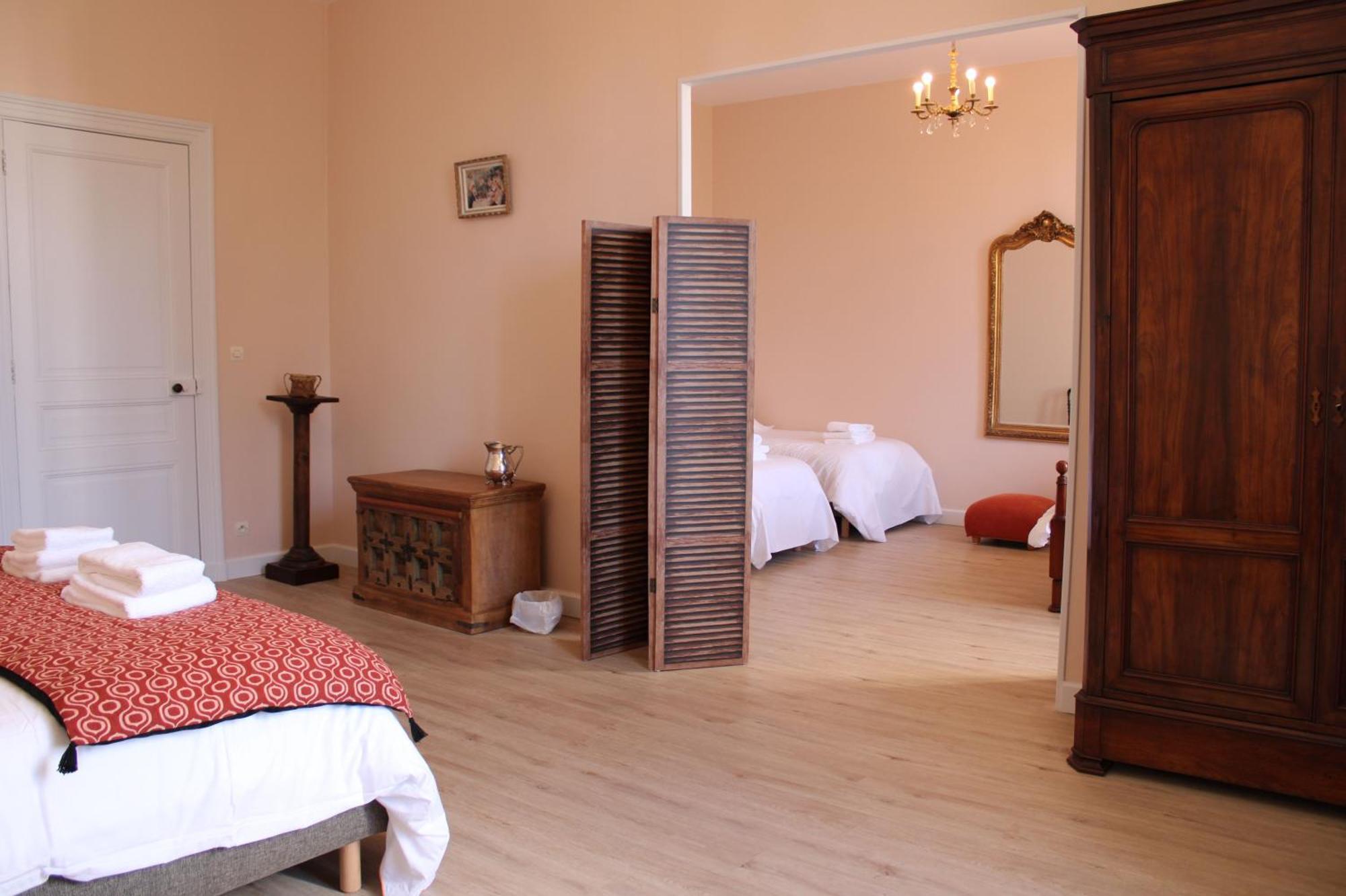 Bed and Breakfast Domaine De Pladuc Lachaise Экстерьер фото