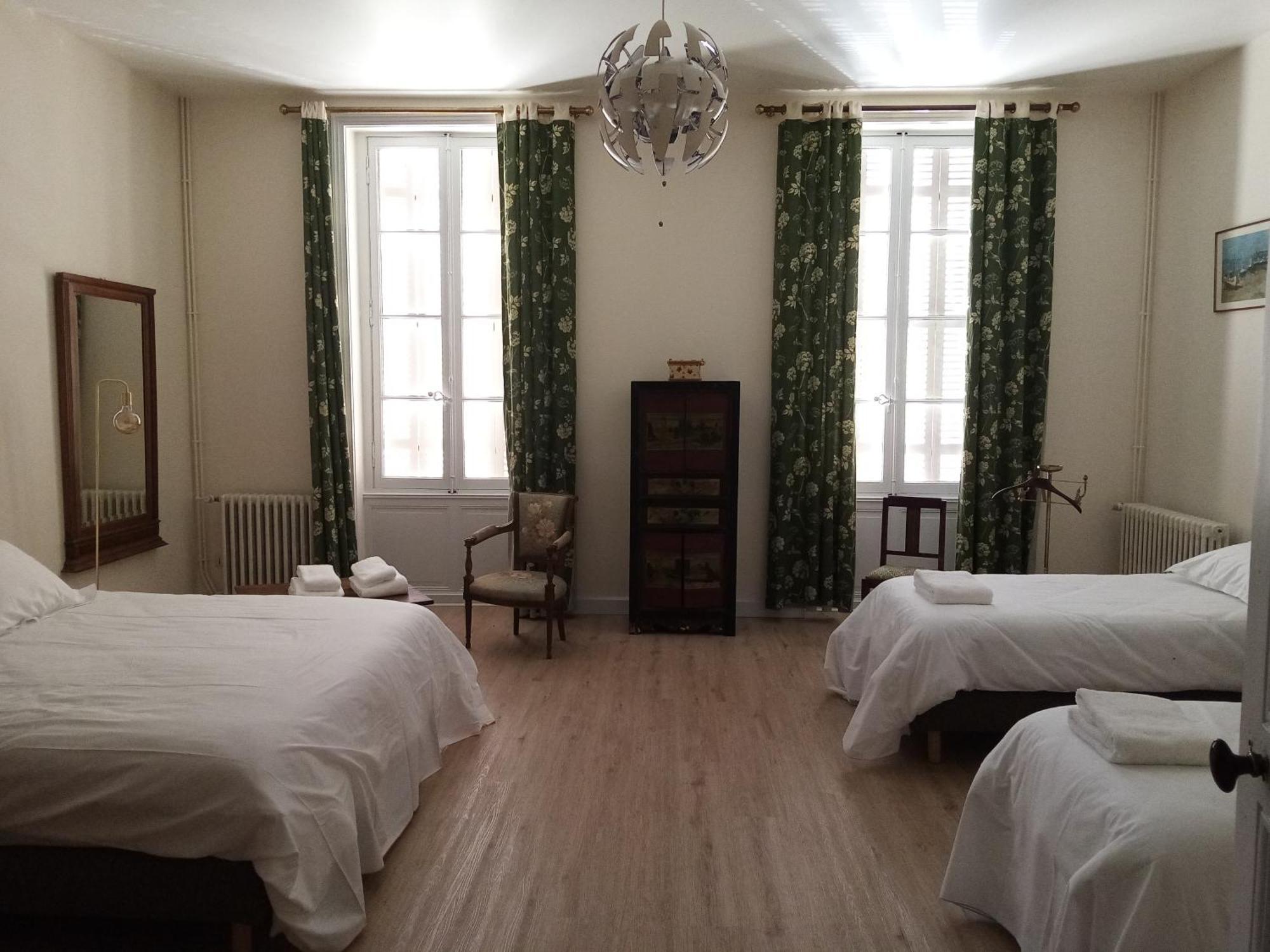 Bed and Breakfast Domaine De Pladuc Lachaise Экстерьер фото
