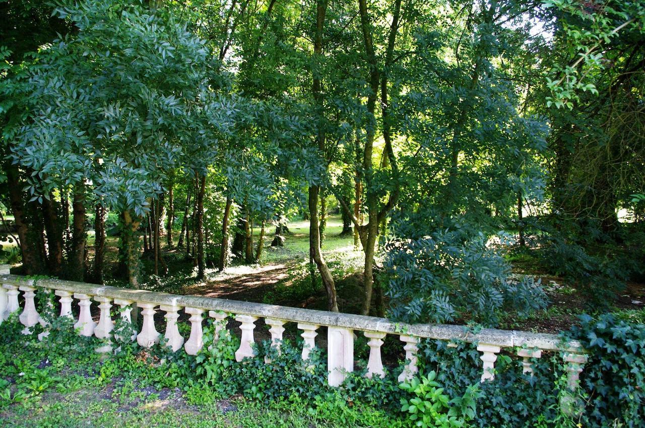 Bed and Breakfast Domaine De Pladuc Lachaise Экстерьер фото
