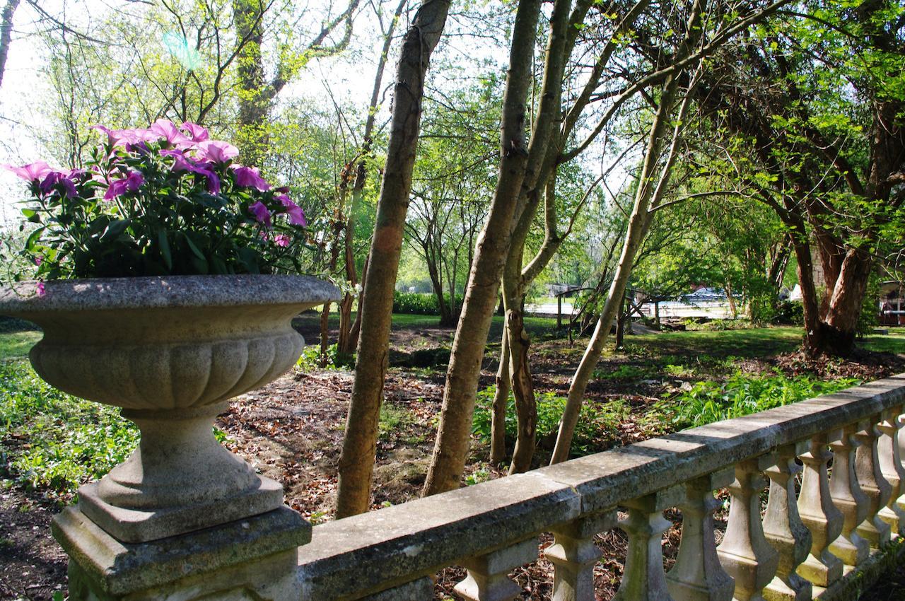 Bed and Breakfast Domaine De Pladuc Lachaise Экстерьер фото